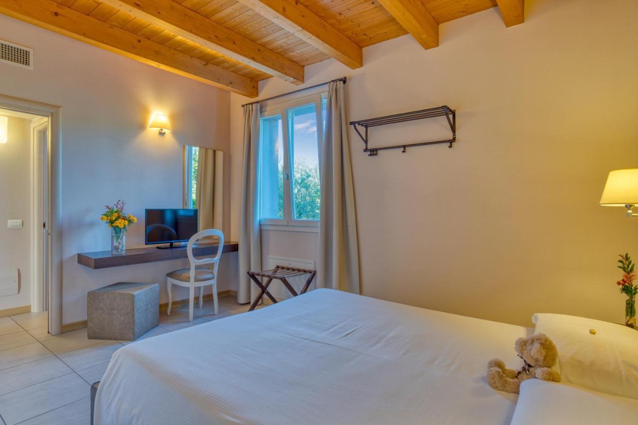 Agriturismo Corte Aurea Desenzano del Garda Buitenkant foto