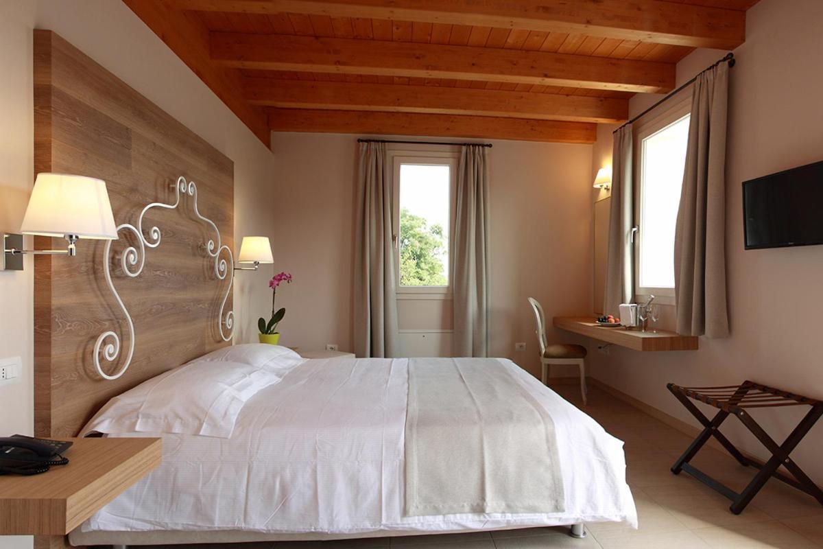 Agriturismo Corte Aurea Desenzano del Garda Buitenkant foto
