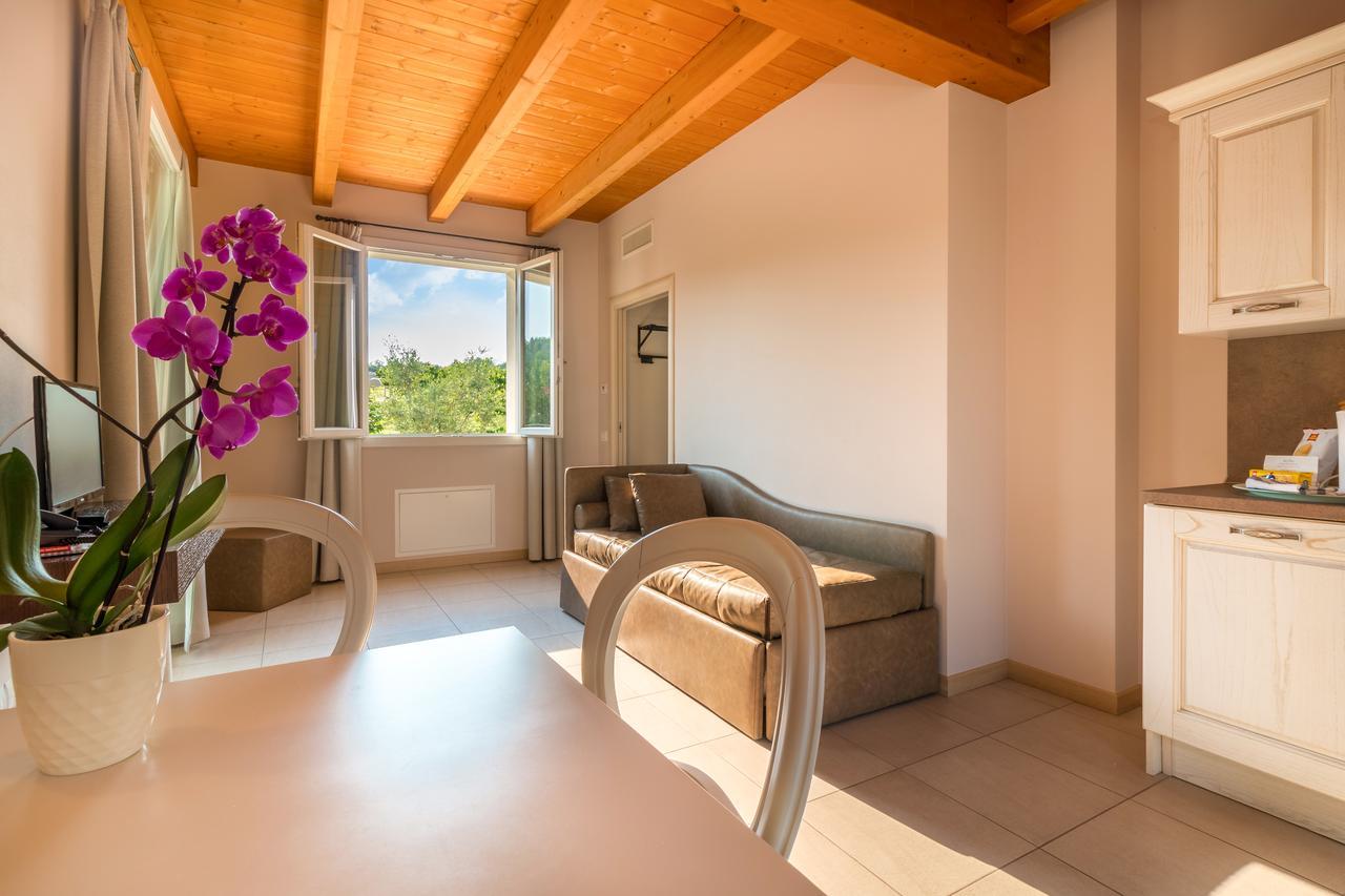 Agriturismo Corte Aurea Desenzano del Garda Buitenkant foto